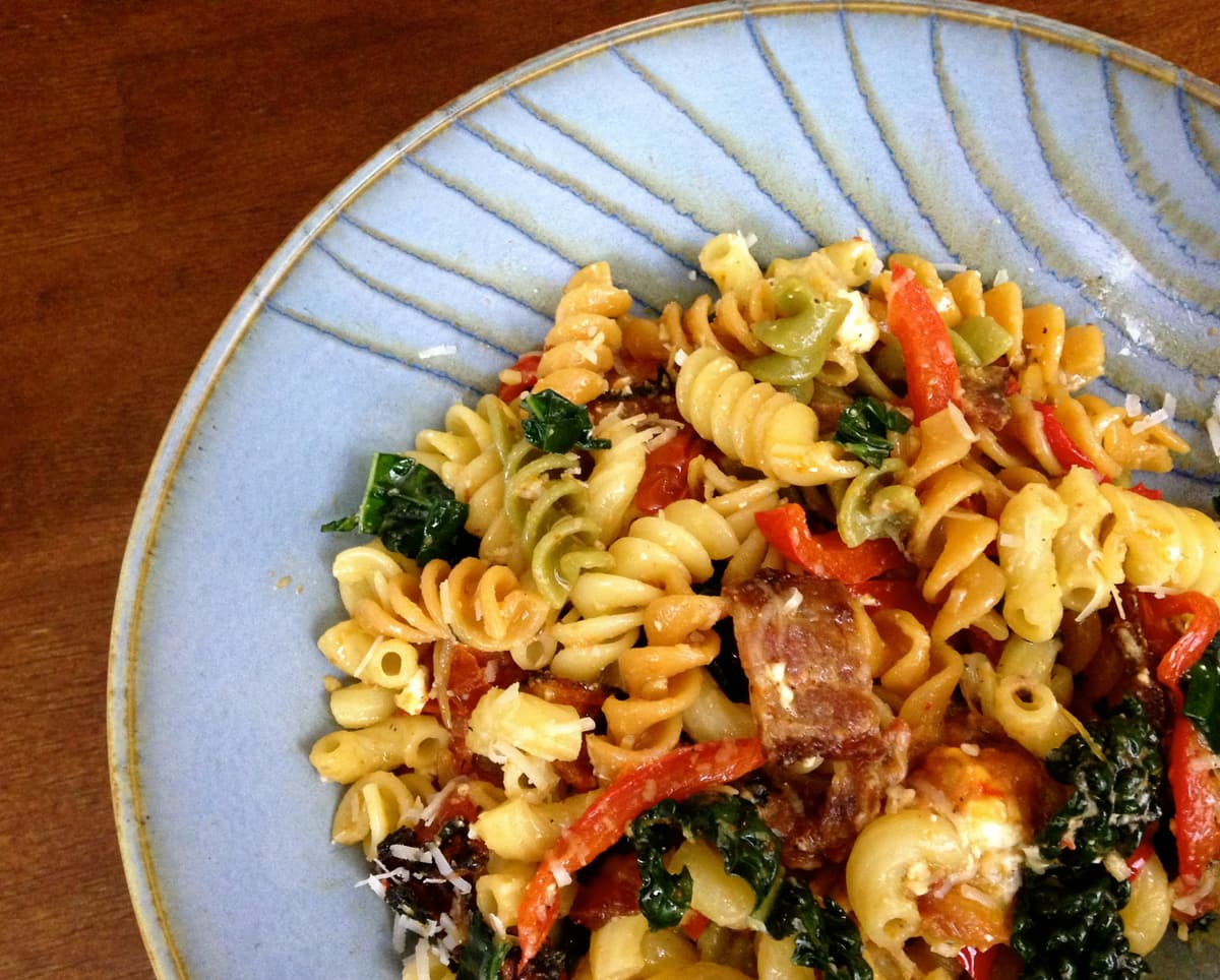 Cheesy Rotini with Roasted Tomatoes, Bacon, and Dinosaur Kale