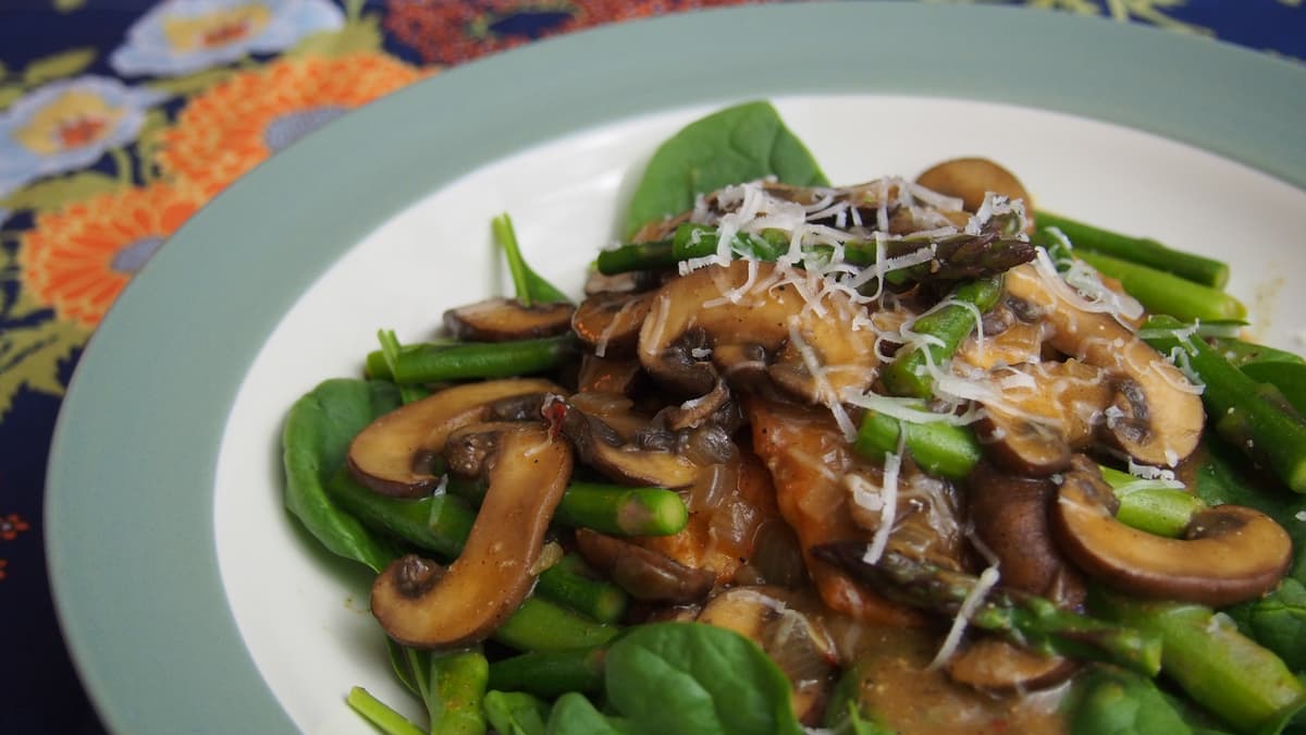 World Cup Marsala with Chicken, Asparagus, and Spinach