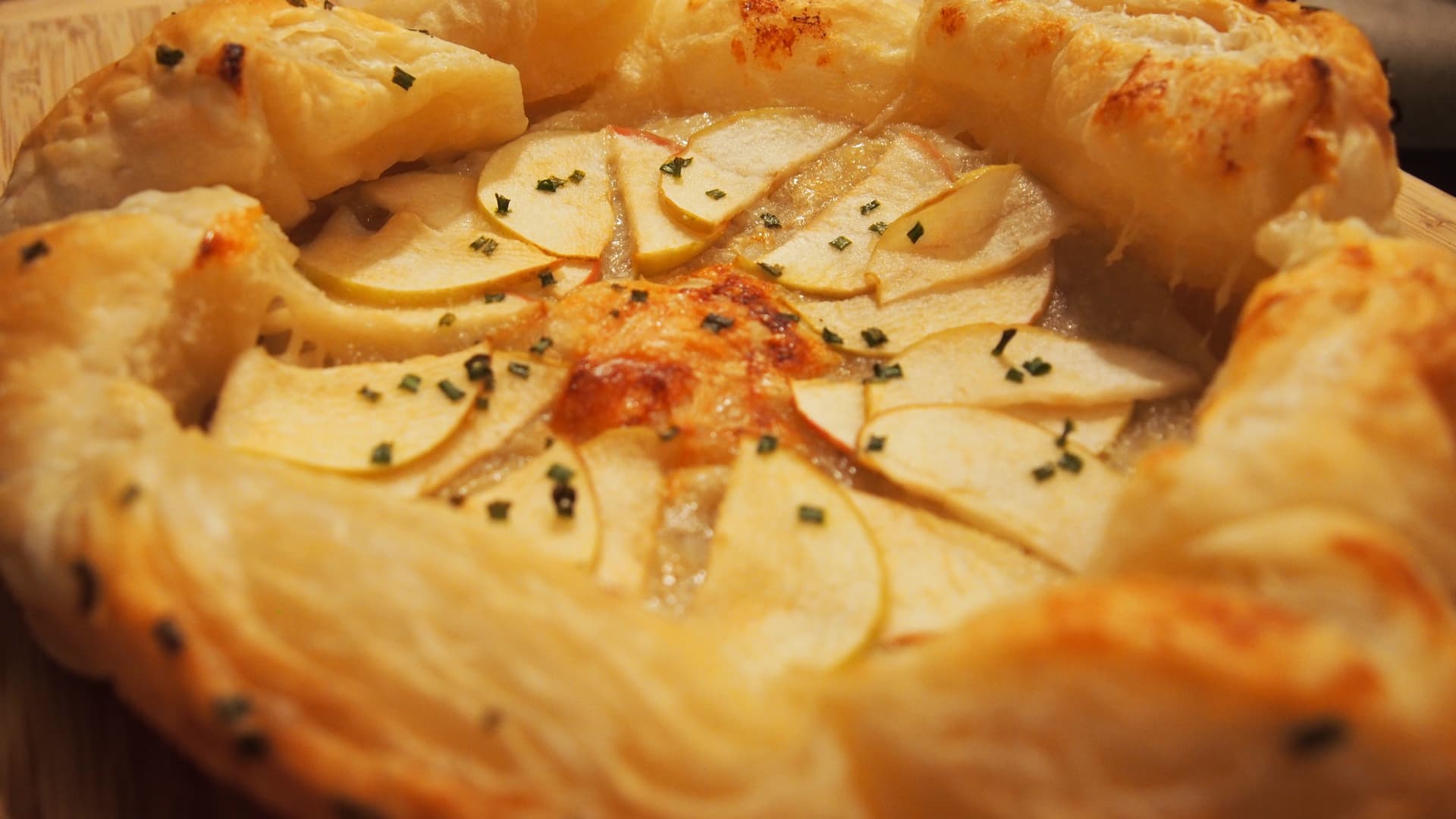 Tongue Twisting Treat: Autumn Apple Appetizer